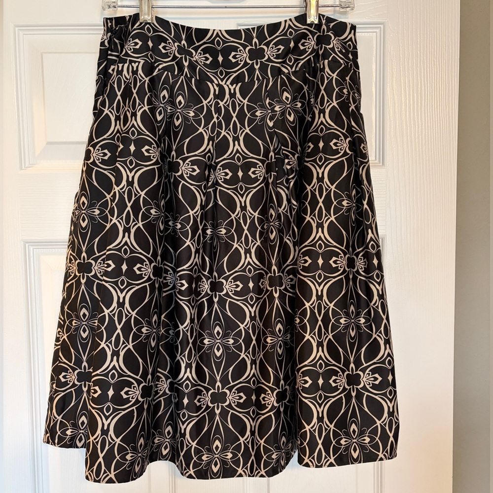 Mossimo Swing A-Line Skirt Size 6 Black and Gold Like Silk Elegant U5